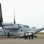 　鹿児島県の奄美空港に着陸した米海兵隊のＭＶ２２オスプレイ＝２０２４年１１月