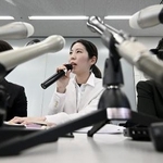 　規定の見直しを求め、１０日に記者会見する福間香奈女流六冠＝大阪市北区