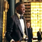 　ＦＩＦＡの男子年間最優秀選手に初選出され、表彰式で笑顔を見せるデンベレ＝１６日、ドーハ（ＦＩＦＡ提供・ゲッティ＝共同）