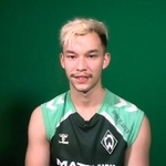 　オンラインで取材に応じるサッカーのドイツ１部リーグ、ブレーメンのミオ・バックハウス＝１７日