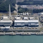 　新潟県の東京電力柏崎刈羽原発の（左から）５、６、７号機＝１１月