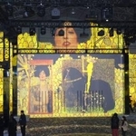 　報道陣に公開された芸術体験イベント「ザ・ムービアム」＝１８日午前、横浜市　