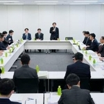 　国会内で開かれた、選挙運動に関する与野党の協議会＝１９日午後