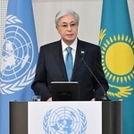 　１９日、東京都渋谷区の国連大学で講演するカザフスタンのトカエフ大統領（カザフスタン大統領府提供）