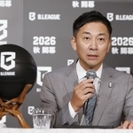 　バスケットボールの「Ｂリーグ・プレミア」の第１弾の参入クラブを発表する島田慎二チェアマン＝２０２４年１０月、東京都内のホテル