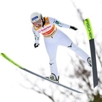 　Ｗ杯ジャンプ女子個人第９戦での丸山希の飛躍＝エンゲルベルク（共同）