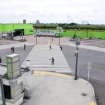 　野外セット「足利スクランブルシティスタジオ」＝２０２０年７月、栃木県足利市