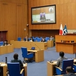 　鳥取県議会の本会議＝２２日午前