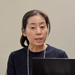 　申し立て後に記者会見する代理人の橘高真佐美弁護士＝２３日午前、東京・霞が関の司法記者クラブ