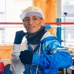 　ＩＢＦフライ級世界戦に向けた練習を公開し、ポーズをとる挑戦者のフェリックス・アルバラード＝２３日、愛知県東海市