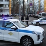 　封鎖された爆発現場近くの道路＝２４日、モスクワ（ロイター＝共同）