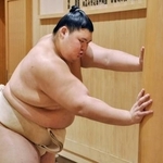 　稽古でてっぽうをする大の里＝茨城県阿見町の二所ノ関部屋