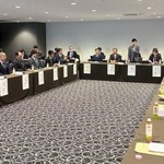 　ＪＲ芸備線の一部区間の存廃を話し合う芸備線再構築協議会の幹事会＝２４日午前、広島市南区
