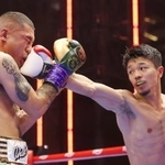 　スーパーバンタム級１２回戦でセバスチャン・エルナンデスを攻める中谷潤人＝リヤド（ゲッティ＝共同）
