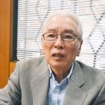 　東京都内で取材に応じる朝賀昭さん