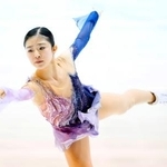 　アイスショーで演技する千葉百音＝京都市内