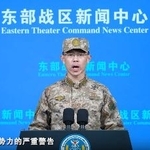 　台湾周辺で軍事演習「正義使命-２０２５」を始めると発表する中国軍の東部戦区の報道官（同戦区の「微信（ウィーチャット）」公式アカウントから、共同）