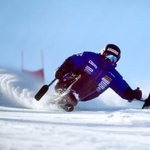 　ミラノ・コルティナ冬季パラリンピックのアルペンスキー日本代表合宿で、練習する男子座位の森井大輝＝長野県上田市