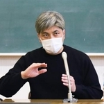 　スキー場のエスカレーターで男児の死亡事故が発生し、報道対応する運営会社の玉川謙介総支配人＝２９日午後、北海道小樽市