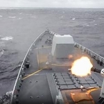 　航行する中国軍の艦船。中国軍の東部戦区が２９日、台湾周辺での軍事演習の一場面として「微信（ウィーチャット）」の公式アカウントに投稿した（共同）