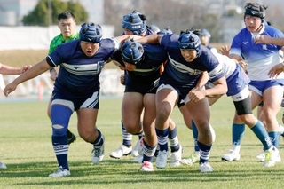 　尾道-桐蔭学園　前半、モールで押し込みトライを決める桐蔭学園の選手たち＝花園