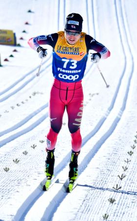 　予選で滑走する広瀬崚＝イタリア・テーゼロ（共同）