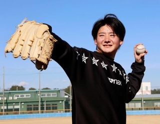 　練習を公開した巨人のドラフト１位新人の竹丸＝埼玉県狭山市