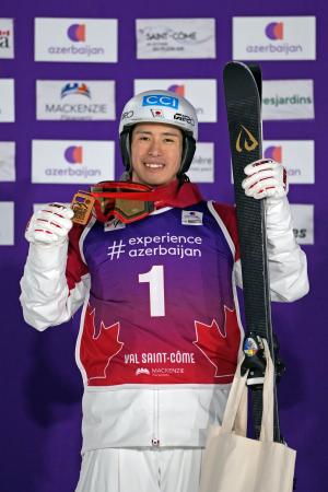 　男子デュアルモーグルで２位の堀島行真＝バルサンコム（共同）