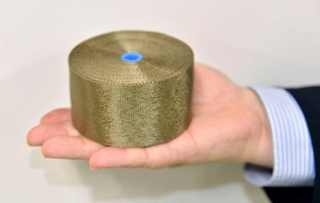 　放射線を遮る機能を加えた石炭灰繊維から作ったテープ