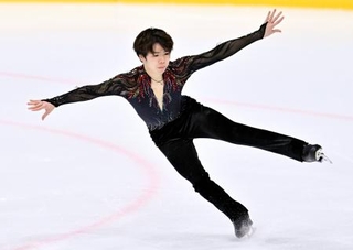 　男子フリー　演技する佐藤駿＝東京辰巳アイスアリーナ