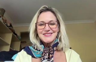 　オンラインで単独インタビューに応じるＩＣＡＮのメリッサ・パーク事務局長＝１４日（共同）