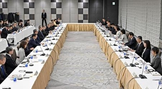 　経団連と連合の面談＝２７日午前、東京都千代田区