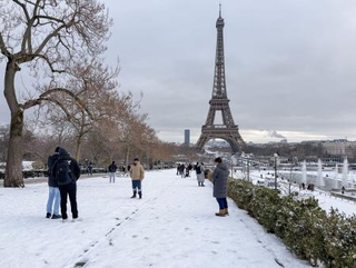 　パリのエッフェル塔＝７日（ゲッティ＝共同）