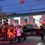 　ＪＲ宇都宮線の電車と車が衝突した埼玉県白岡市新白岡の踏切＝１日午後４時５８分