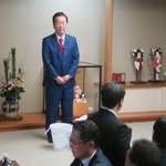 　東京都内の私邸で開いた新年会で、あいさつする立憲民主党の小沢一郎衆院議員＝１日午後