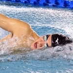 　新年の初練習をする競泳の松下知之＝東京都板橋区