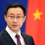 　記者会見する中国外務省の林剣副報道局長＝５日、北京（共同）