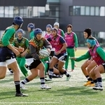 　決勝に向け調整する桐蔭学園の選手たち＝神戸市