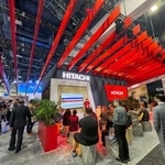 　先端技術見本市「ＣＥＳ」の日立製作所ブース＝８日、米ラスベガス（共同）