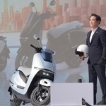 　１０日、ベトナム・ハノイで開かれた式典で発表された電動二輪「Ｈｏｎｄａ　ＵＣ３」（共同）