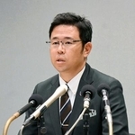 　記者会見する那覇市の古謝玄太副市長＝１１日午前、那覇市