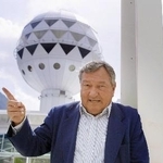 　エーリッヒ・フォン・デニケンさん＝２００３年４月、スイス中部インターラーケン（Ｇａｅｔａｎ　Ｂａｌｌ／Ｋｅｙｓｔｏｎｅ提供、ＡＰ＝共同）