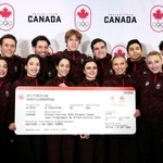 　フィギュアスケートのミラノ・コルティナ冬季五輪カナダ代表に決まった選手たち＝１１日、カナダ・ガティノー（ＡＰ＝共同）