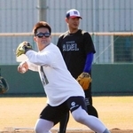 　守備練習をするＤｅＮＡの牧＝１２日、鹿児島県鹿屋市