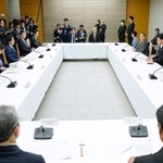 　農林水産物や食品の輸出拡大策を議論する関係閣僚会議＝１３日午後、首相官邸