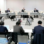 　原子力規制委の定例会合。中部電力浜岡原発のデータ不正操作問題を巡り、報告徴収命令を出すことを議論した＝１４日午前、東京都港区