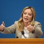 　記者会見するイタリアのメローニ首相＝９日、ローマ（ＡＰ＝共同）