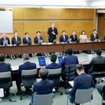 　党本部で開かれた公明党の中央幹事会＝１５日午前、東京都新宿区