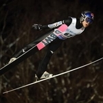 　首位通過した小林陵侑＝１６日（ロイター＝共同）