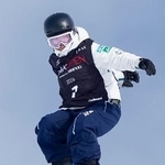 　スロープスタイル女子予選２回目の鈴木萌々＝ラークス（共同）